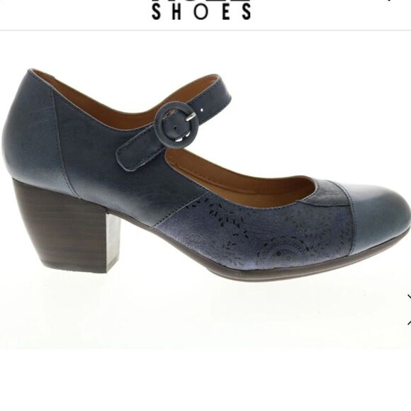 Comfortiva Alora blue leather Mary Jane Heels size 9 - Picture 2 of 11